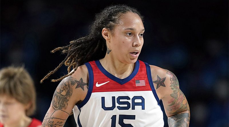 Rusia libera a Brittney Griner a cambio del traficante Viktor Bout / <strong>WNBA star Griner freed in swap for Russian arms dealer Bout</strong>